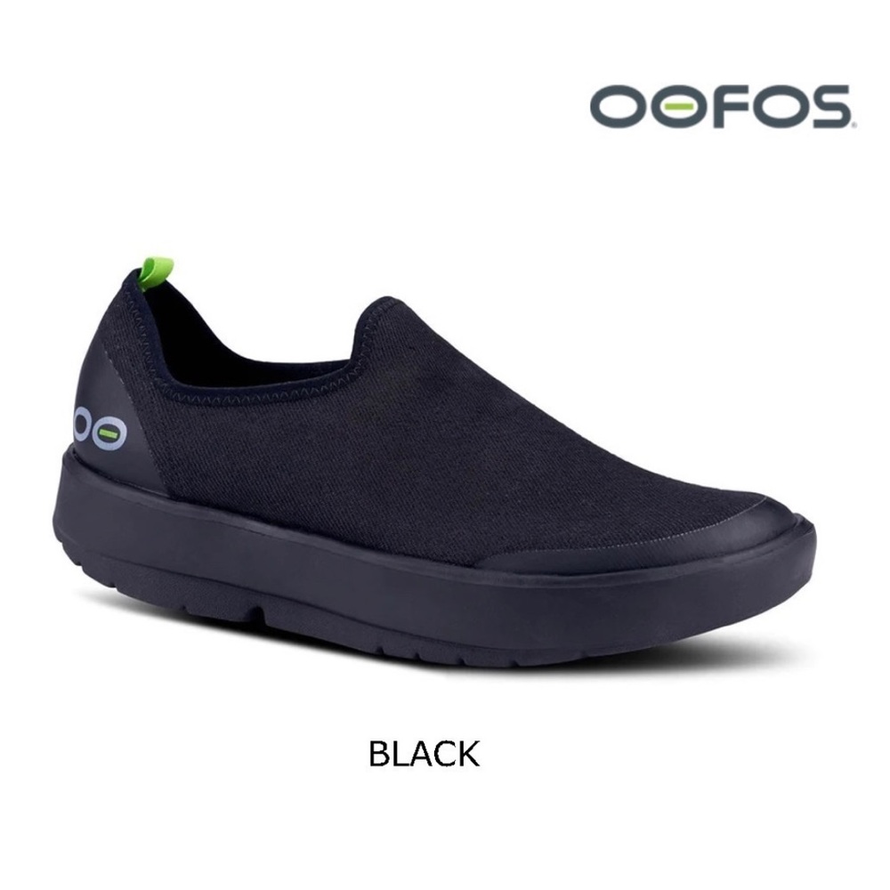 New OOFOS black slip-ons size 6